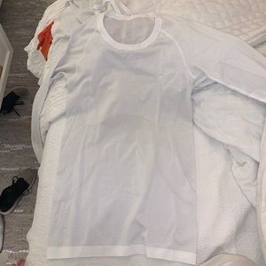 Long Sleeve Lululemon Swiftly Tech top